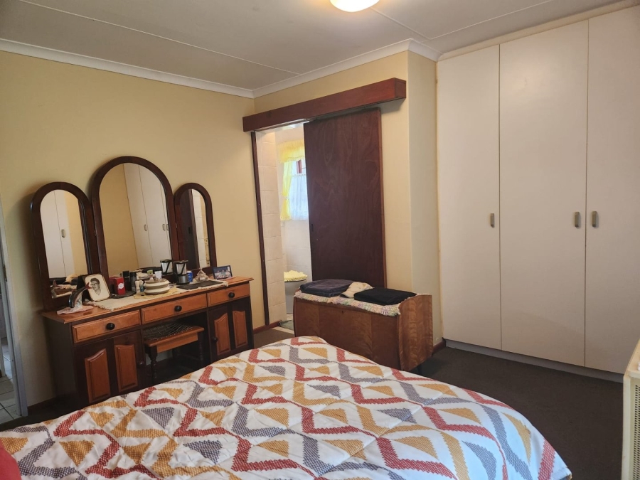 2 Bedroom Property for Sale in Denneoord Western Cape